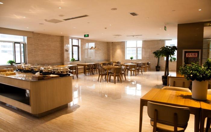 Ji Hotel Lanzhou West Railway Station North