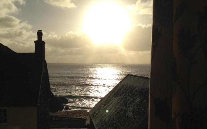 Cadgwith Cove Inn