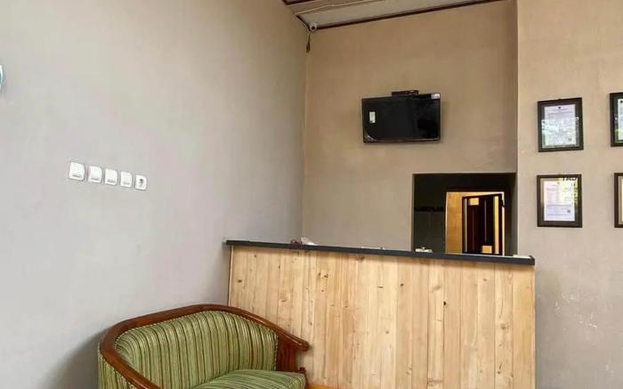 RedDoorz near Mojokerto Train Station