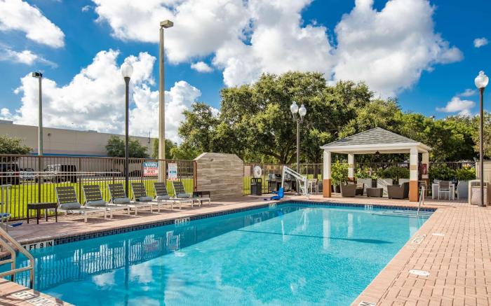 Sonesta Simply Suites Miami Airport Doral.