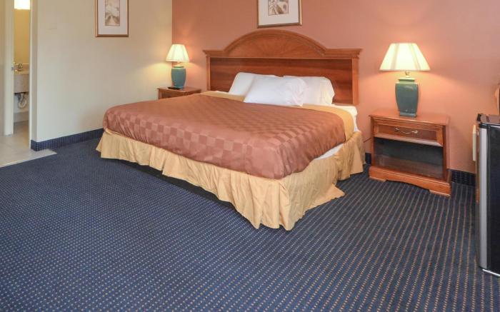 Red Carpet Inn-Stamford
