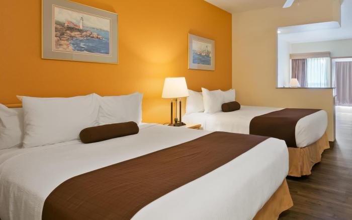 Lighthouse Suites Inn