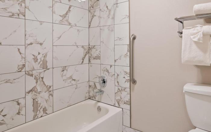 Lighthouse Suites Inn