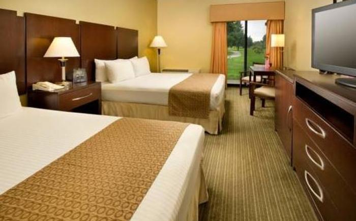 Best Western PLUS Plaza by the Green