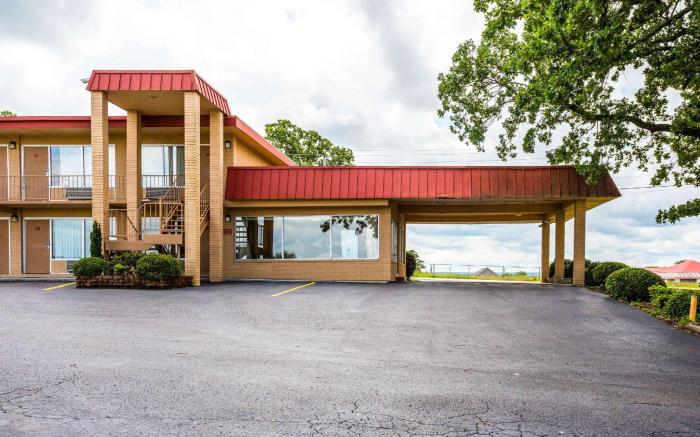 Days Inn by Wyndham Batesville AR