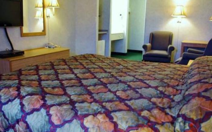 Glenwood Springs Cedar Lodge