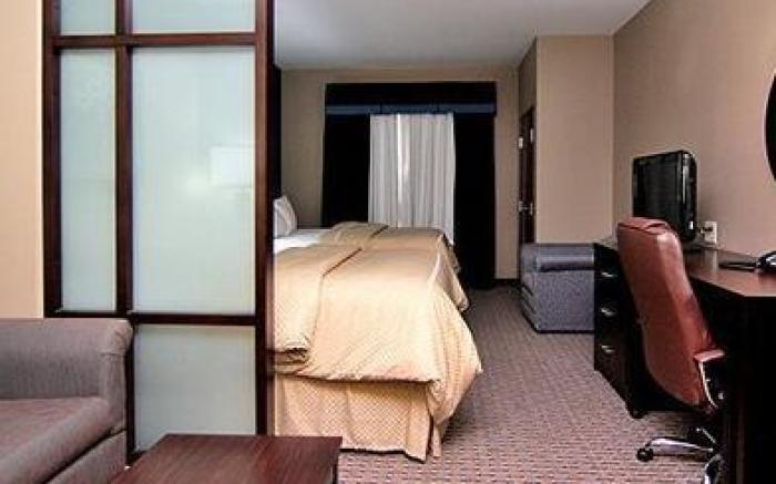Comfort Suites