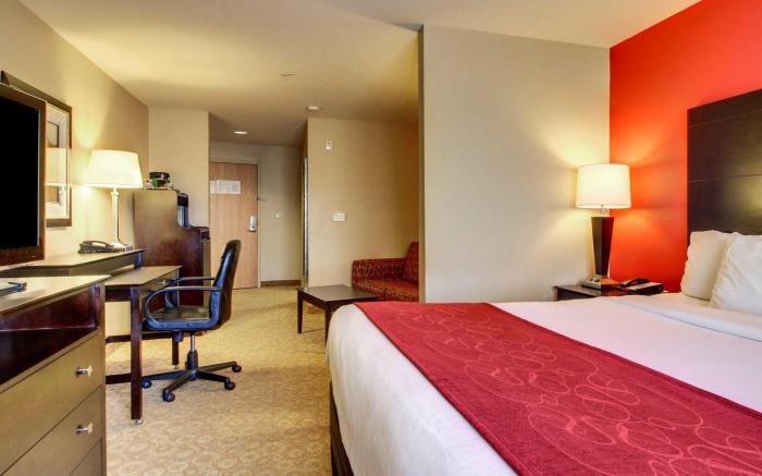 Comfort Suites