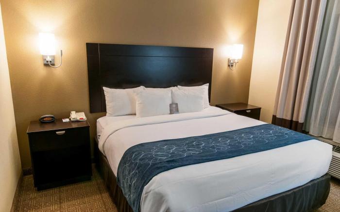 Spark by Hilton Houston Hobby Airport