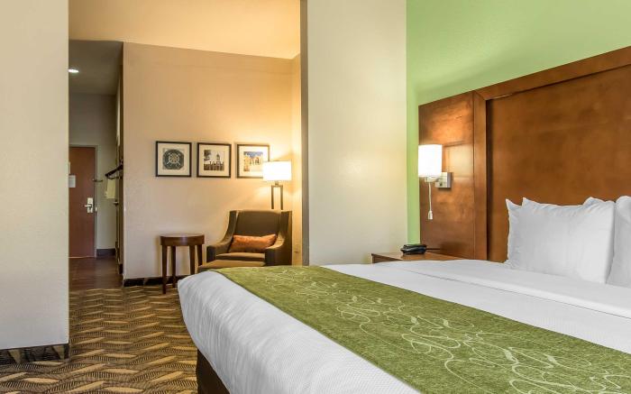 Comfort Suites