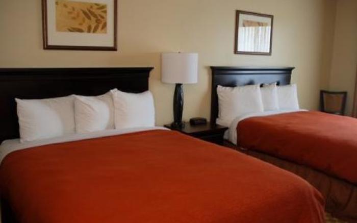 Country Inn & Suites by Radisson, Clinton, IA