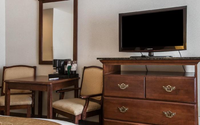 Comfort Inn & Suites East Greenbush - Albany