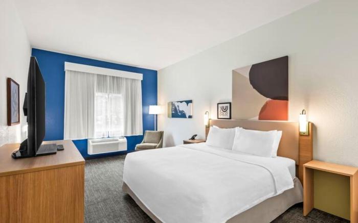 Spark by Hilton Duluth
