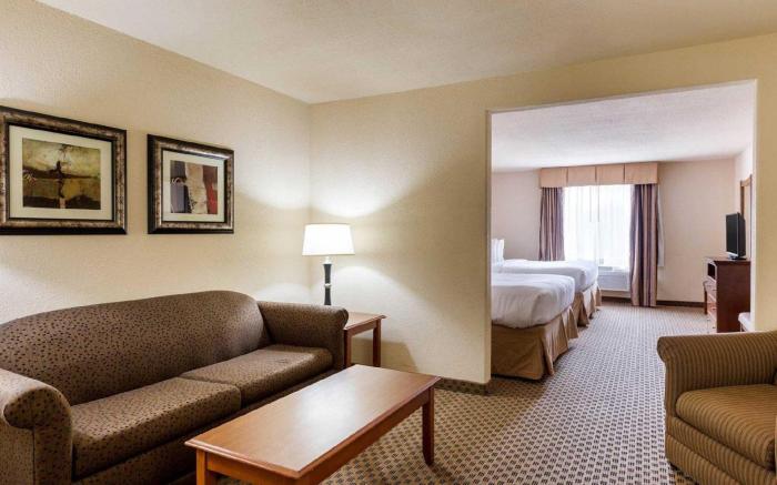 Quality Suites Huntsville Near University