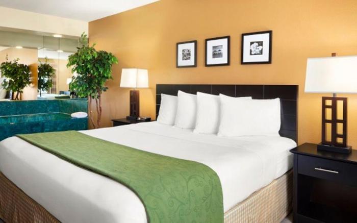 Country Inn & Suites by Radisson Kenosha - Pleasant Prairie
