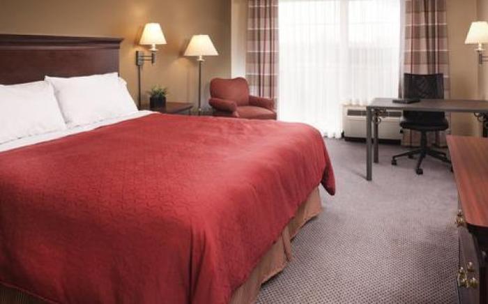 Country Inn & Suites by Radisson, Milwaukee West (Brookfield), WI