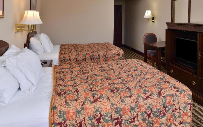 Econo Lodge Inn & Suites