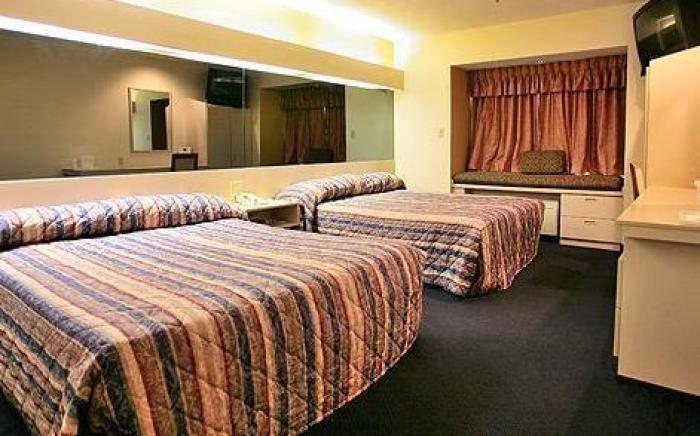 Econo Lodge  Inn & Suites