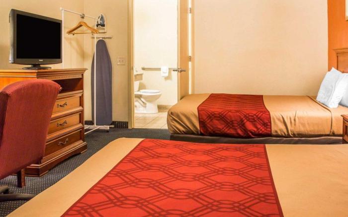 Red Carpet Inn-Norwalk