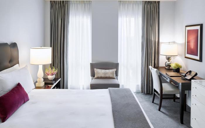 Waldorf Astoria Chicago