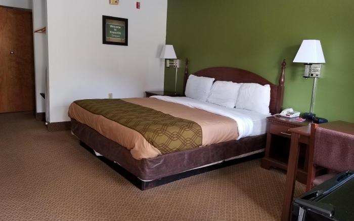 Econo Lodge Inn & Suites Knoxville East