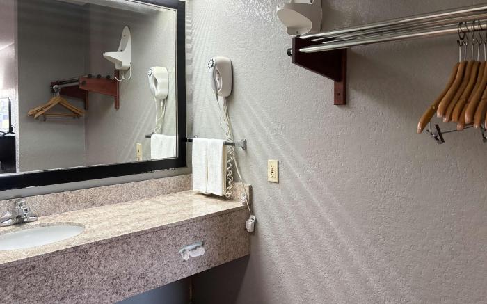 Motel 6 Prattville, AL