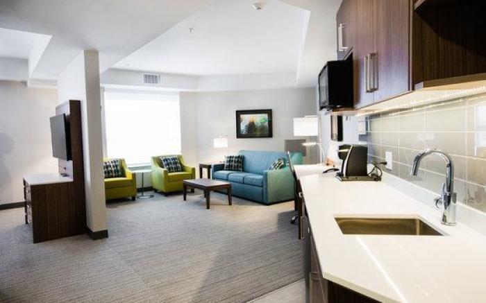 Holiday Inn Hotel & Suites Calgary South - Conference Ctr By IHG