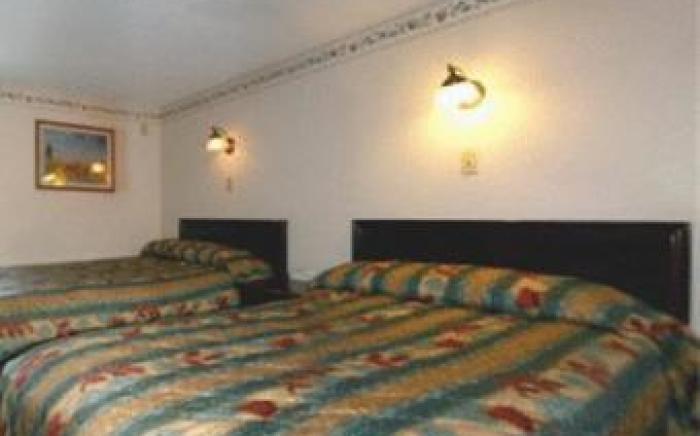 Hyannis Travel Inn