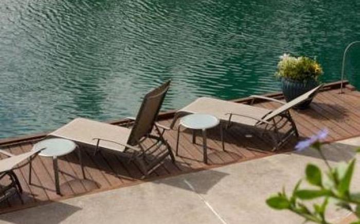 Lakeshore Inn