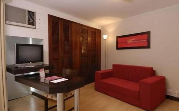 Leblon Suites Hotel