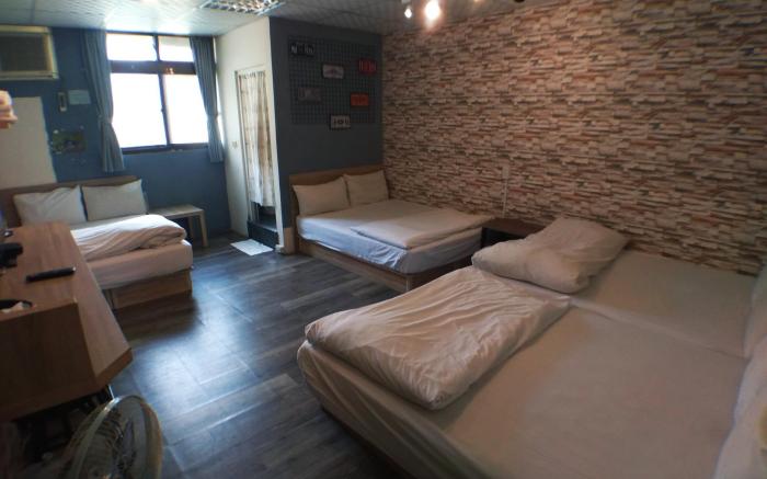 JJ House 8 Pax Room 2