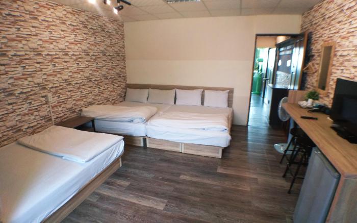 JJ House 8 Pax Room 2