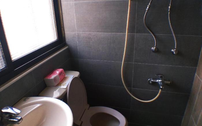 JJ House 8 Pax Room 2
