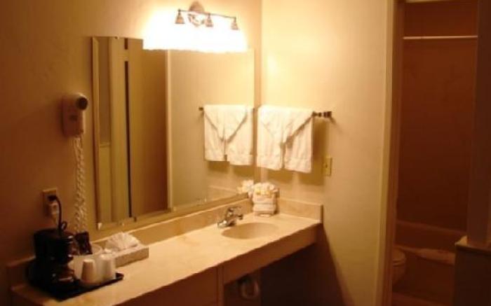 Lovers Point Inn