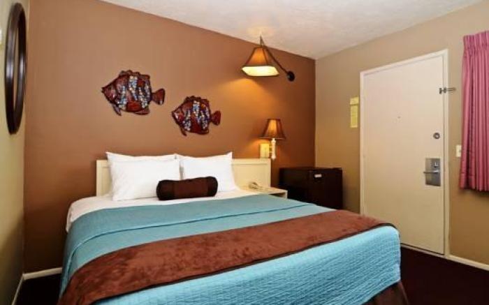 Lovers Point Inn