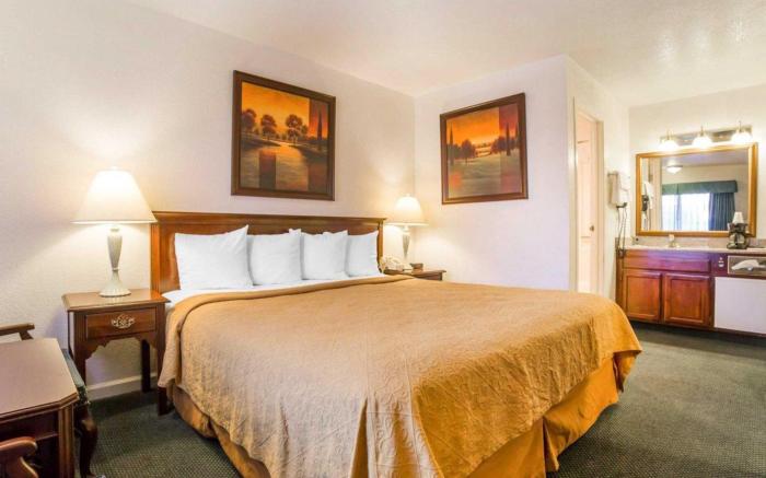 Rodeway Inn at Nevada State Capitol