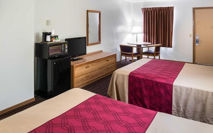 Rodeway Inn & Suites