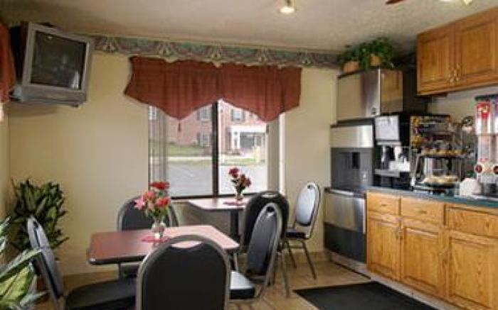 Hillside Inn & Suite