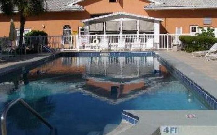 Island Sun Inn & Suites - Venice, Florida Historic Downtown & Beach Getaway