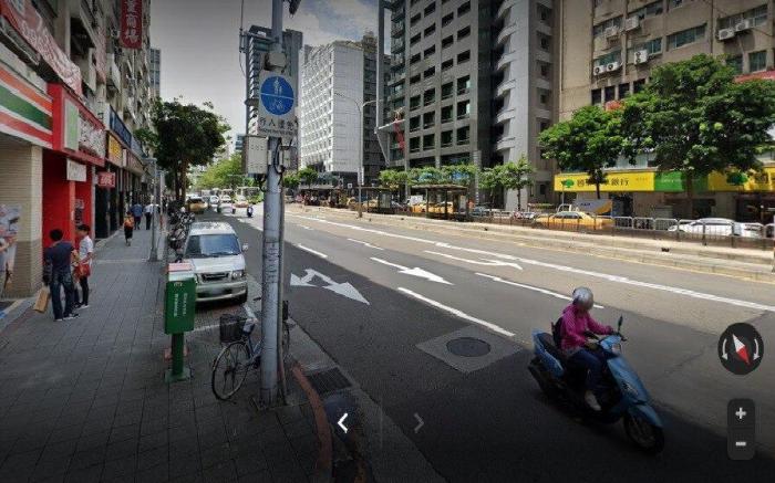 MRT 5 Bedrooms Apartment in center of Taipei