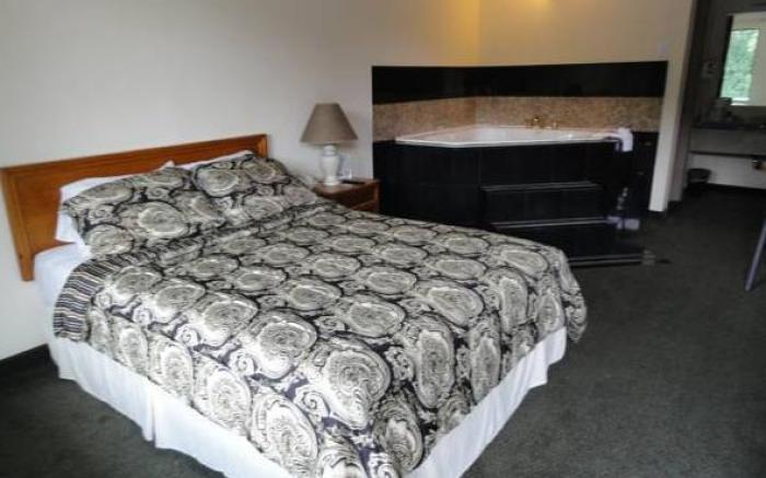Travelers Inn & Suites
