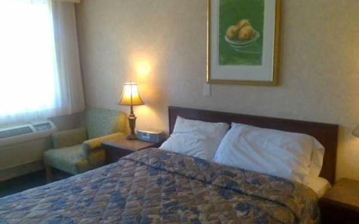 Langley Hwy Hotel