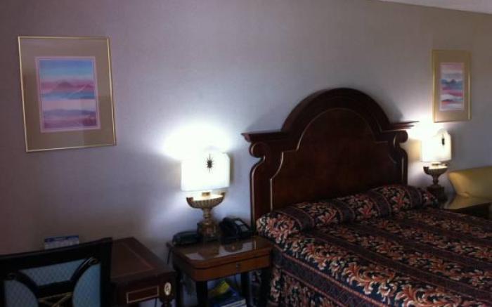 Villa West Inn