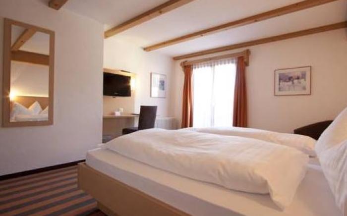 Madrisa Lodge