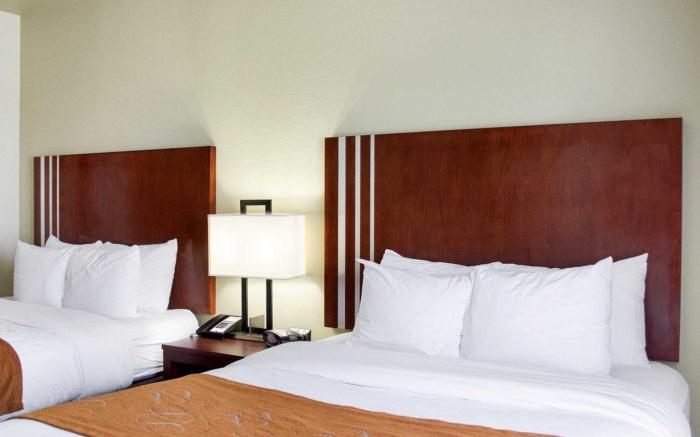 Comfort Suites