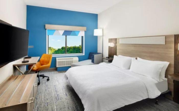 Holiday Inn Express And Suites Bridgeport by IHG