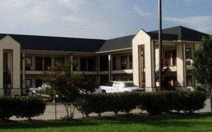 Lone Star Inn and Suites Victoria