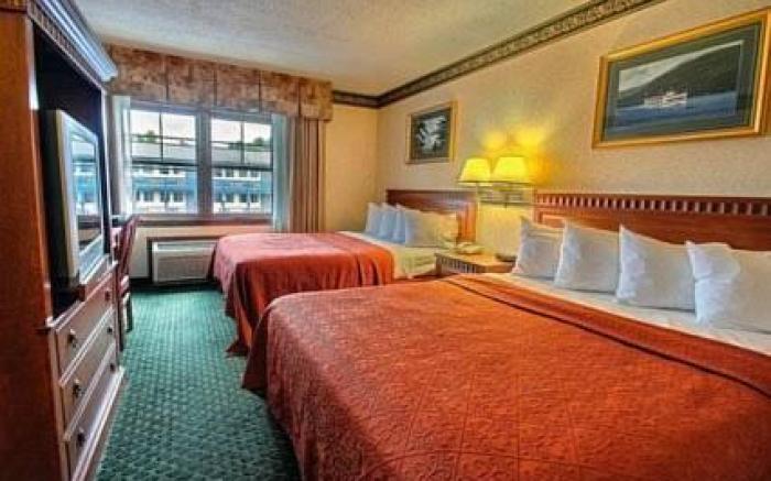 Econo Lodge Glens Falls / Lake George