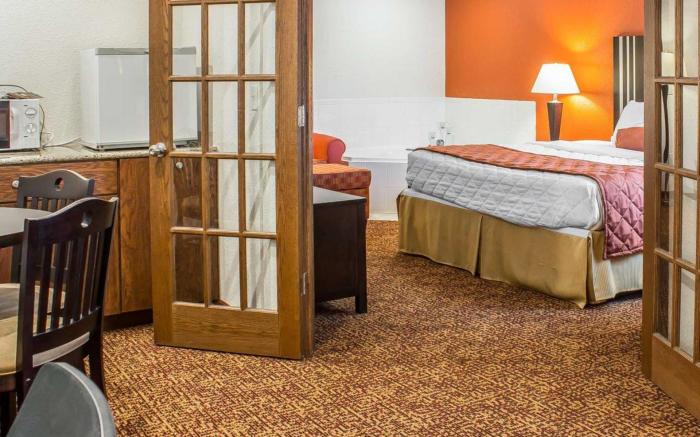 Rodeway Inn & Suites near Okoboji Lake