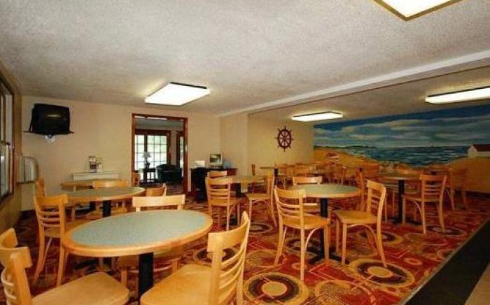 Captains Quarters Motel & Conference Center